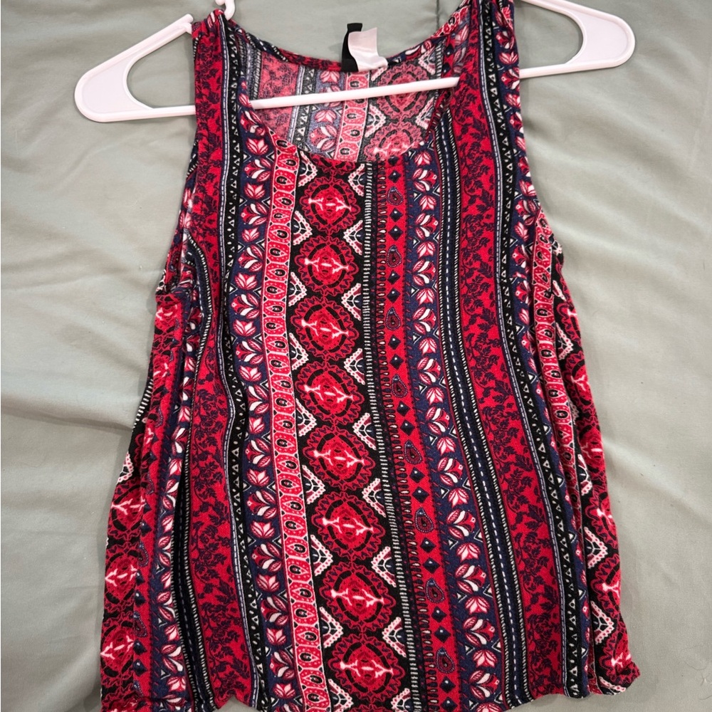 XS/S Tops - Picture 6 of 15